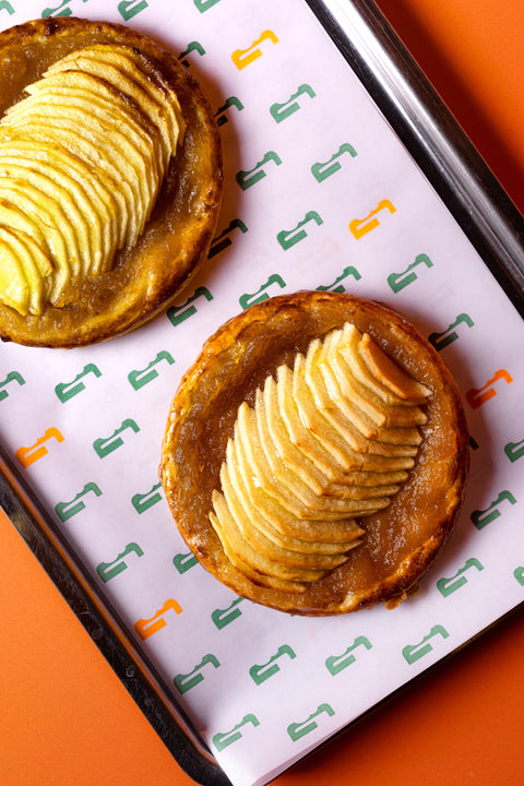 TARTE FINE AUX POMMES LÉGÈREMENT CARAMÉLISÉES